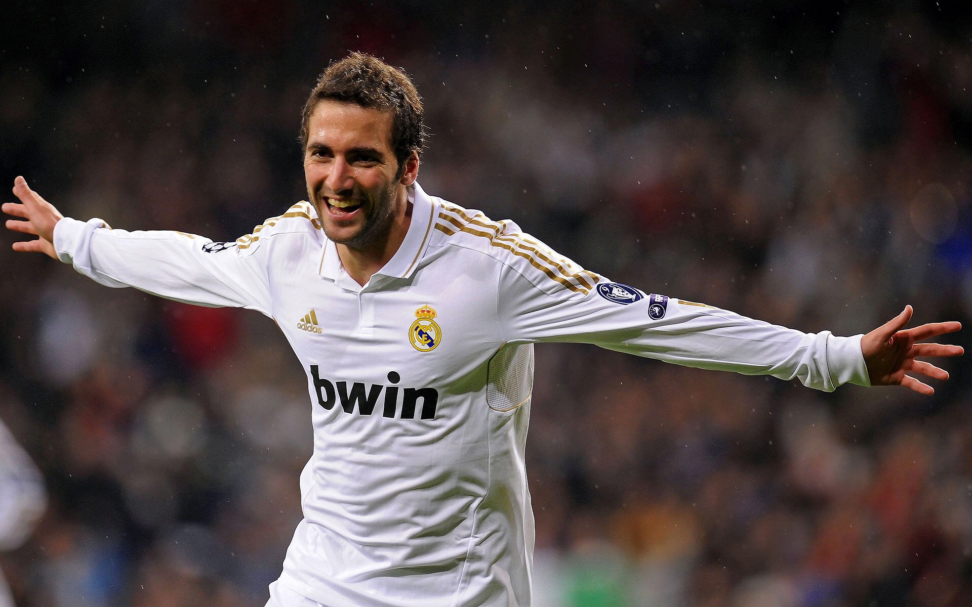 服务创新：赛车运动背后的智能科技，智能车赛道材料