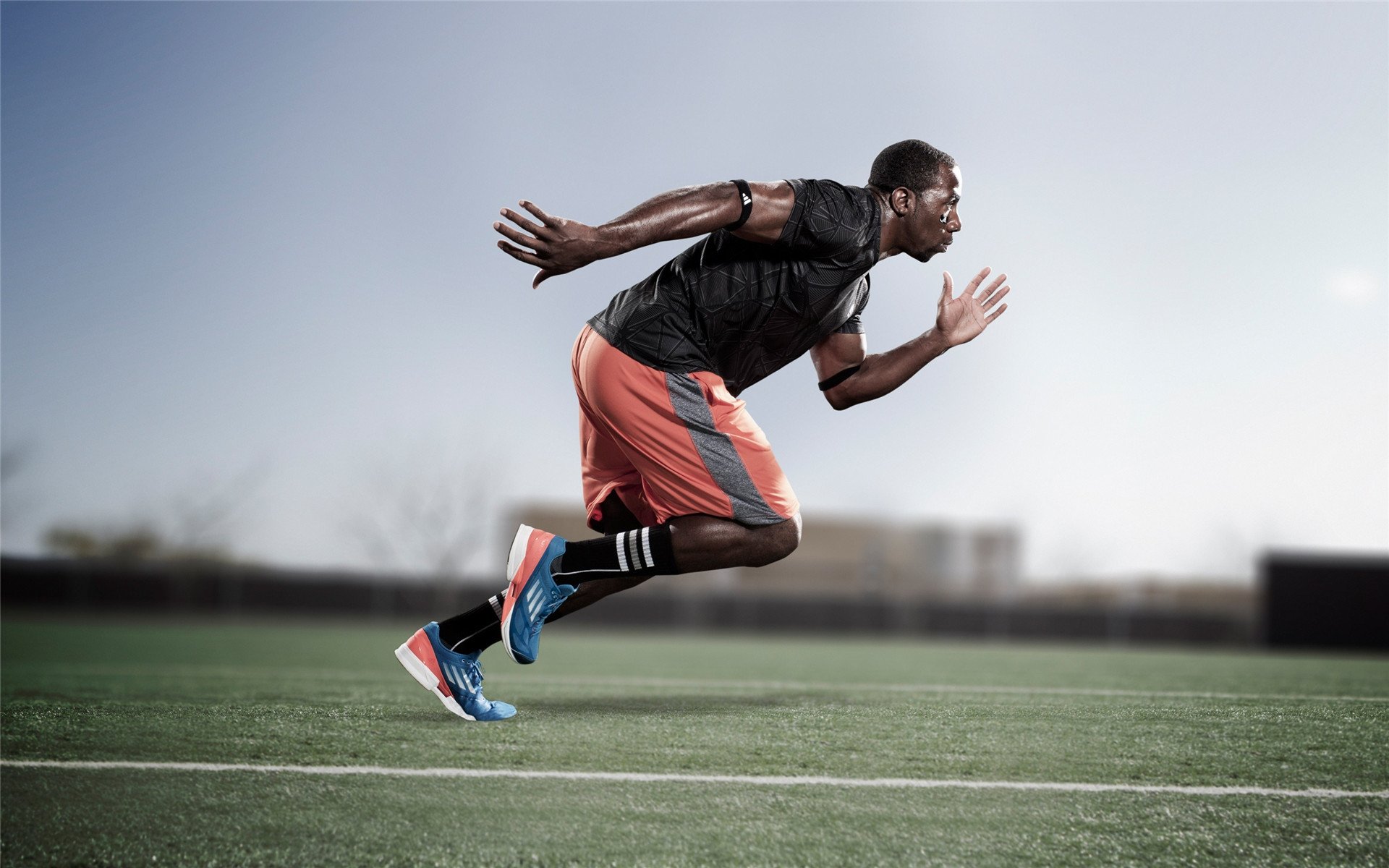 米兰两队的高压逼抢战术对练习中的优势